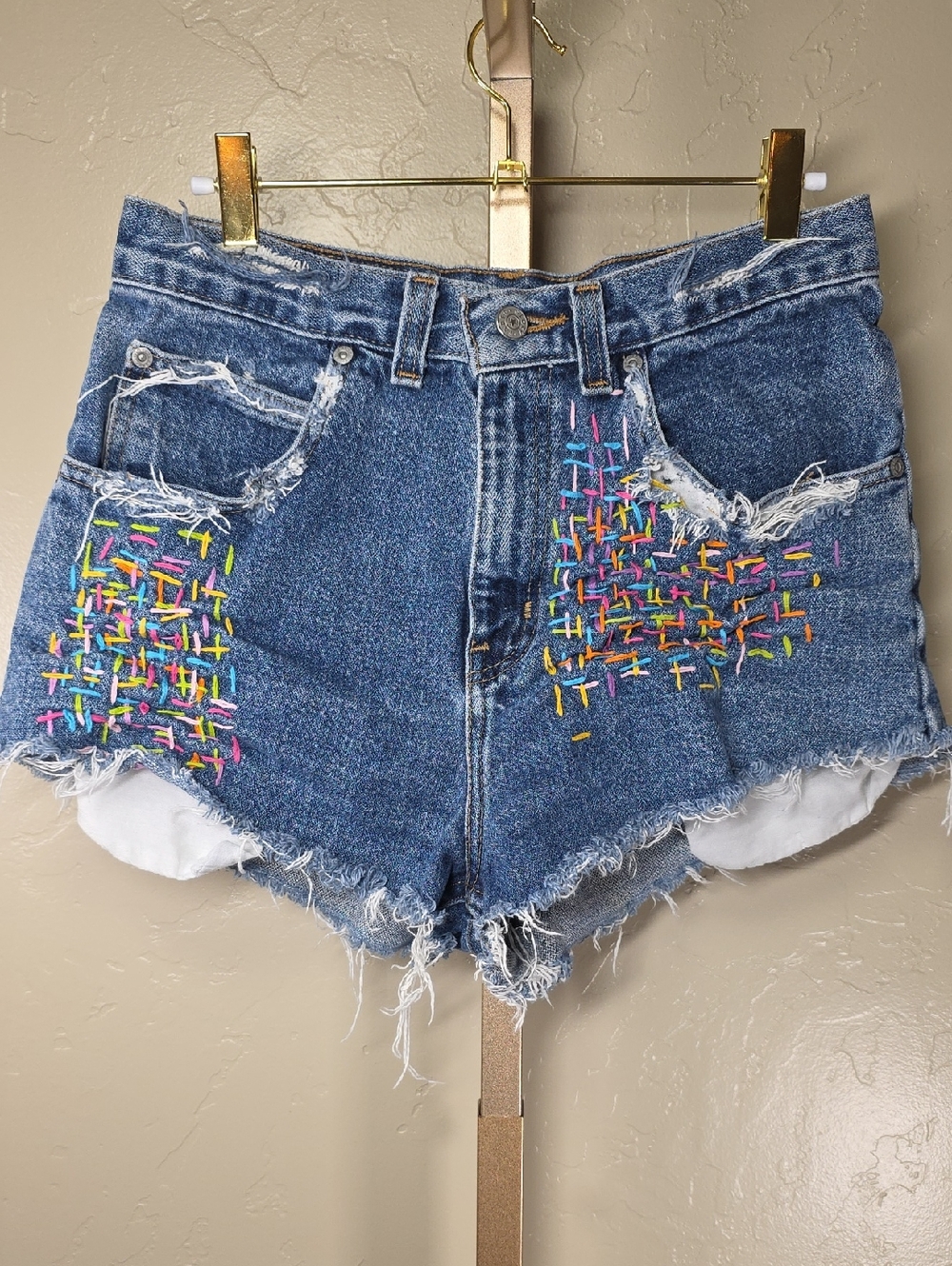 Faded Glory Vintage 06' Blue Denim Distressed Jean Shorts Embroidery 100% Cotton